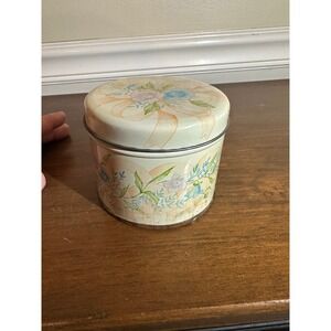 Vintage Love's Baby Soft Scented Candle in Floral Metal Tin Chattem Labs 3 inch